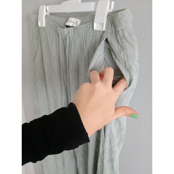 Abercrombie and Fitch women's pants size medium - Picture 5 of 11